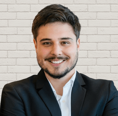 Lucas R. Galvêas Faria